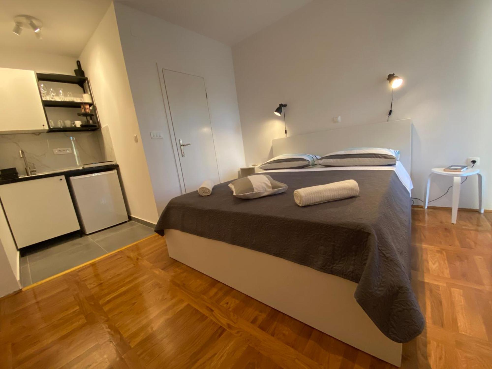 Studio Apartment And Rooms Adria Βόντιτσε Εξωτερικό φωτογραφία