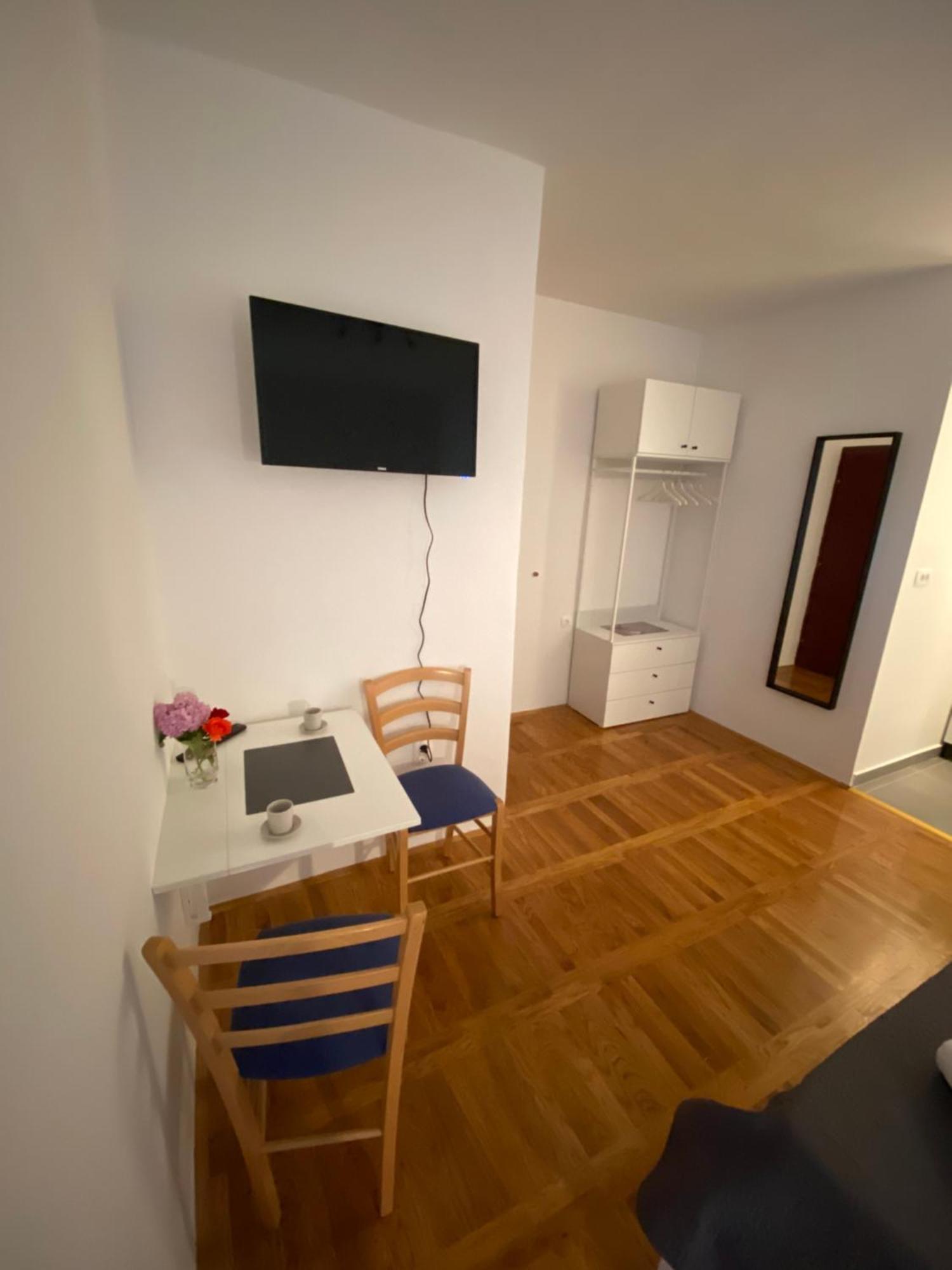 Studio Apartment And Rooms Adria Βόντιτσε Εξωτερικό φωτογραφία