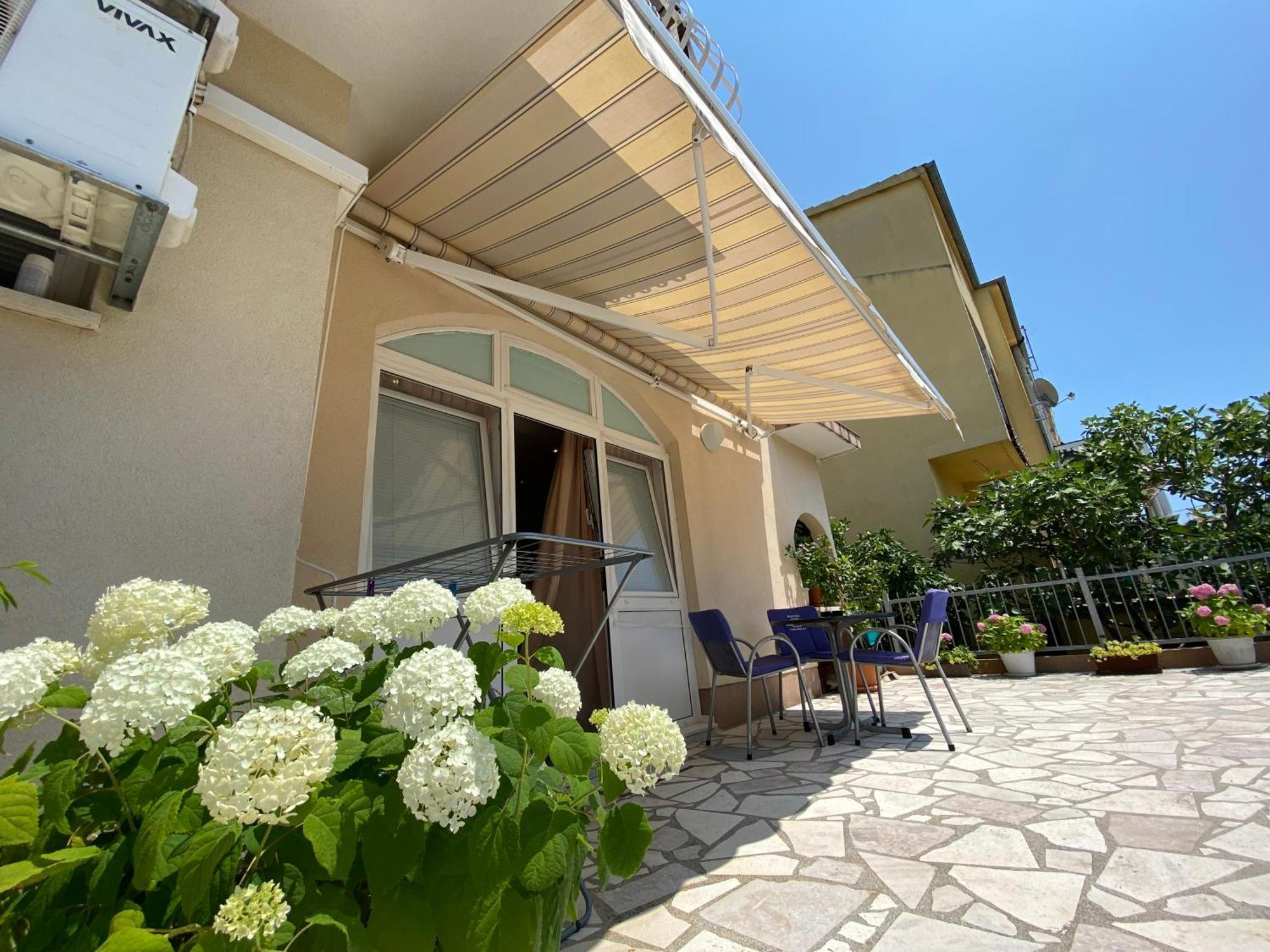 Studio Apartment And Rooms Adria Βόντιτσε Εξωτερικό φωτογραφία