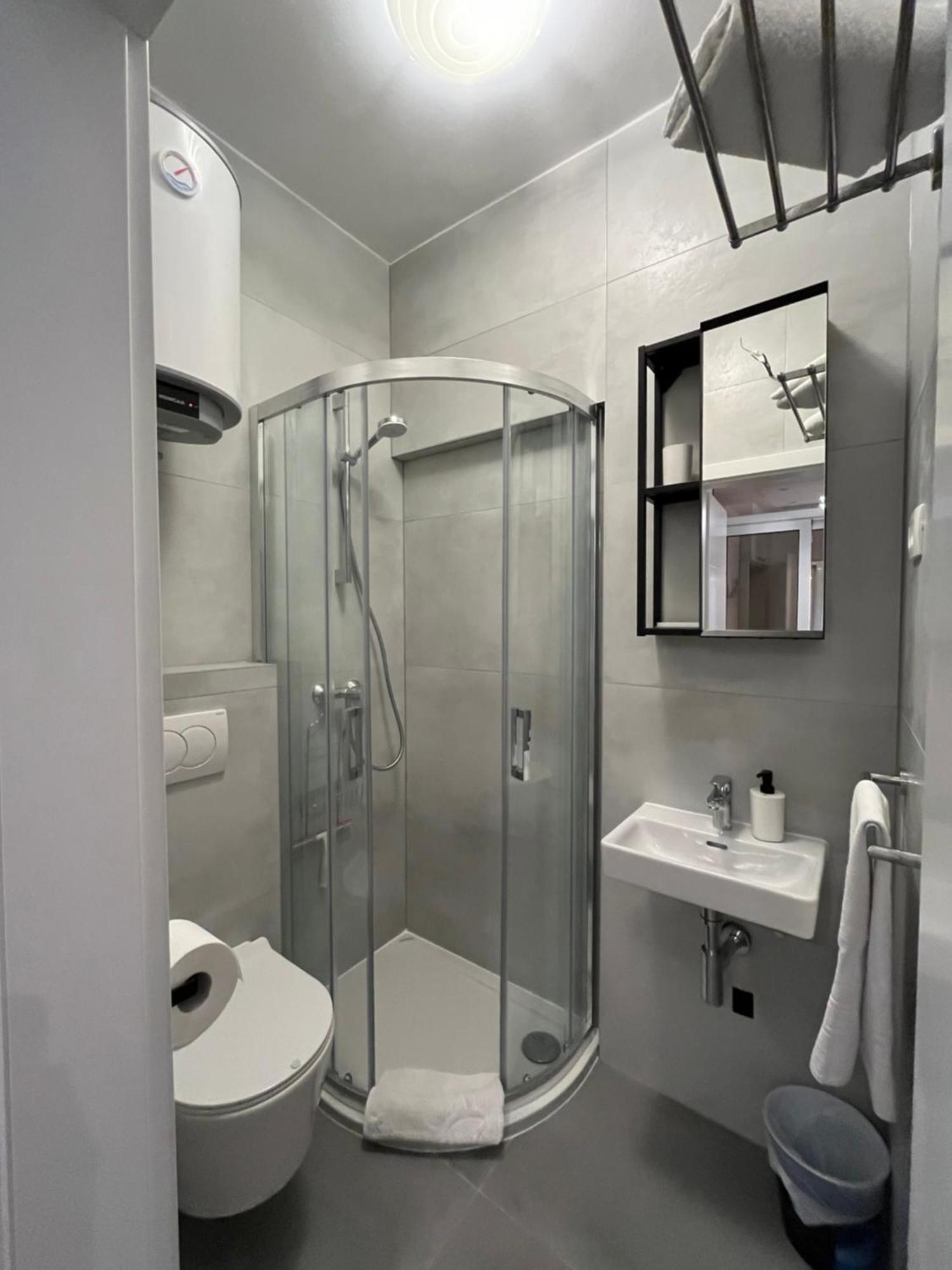 Studio Apartment And Rooms Adria Βόντιτσε Εξωτερικό φωτογραφία