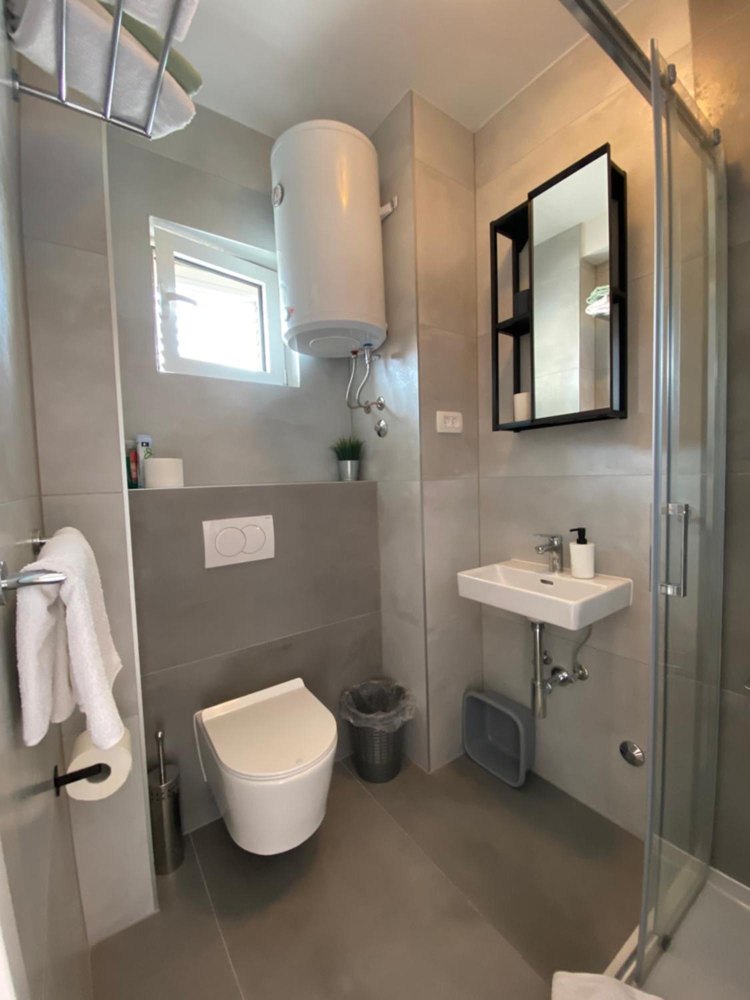 Studio Apartment And Rooms Adria Βόντιτσε Εξωτερικό φωτογραφία