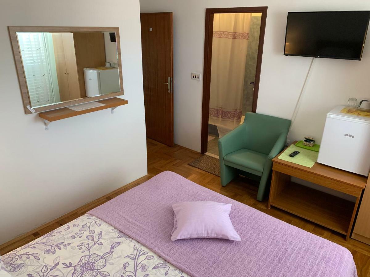 Studio Apartment And Rooms Adria Βόντιτσε Εξωτερικό φωτογραφία